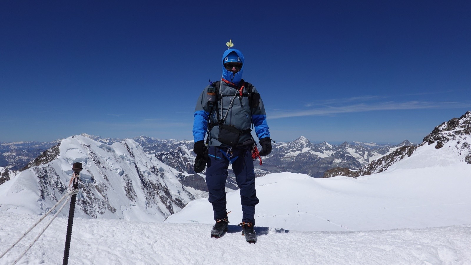 #34 Didier au sommet vêtu comme en plein hiver Didier au sommet vêtu comme en plein hiver