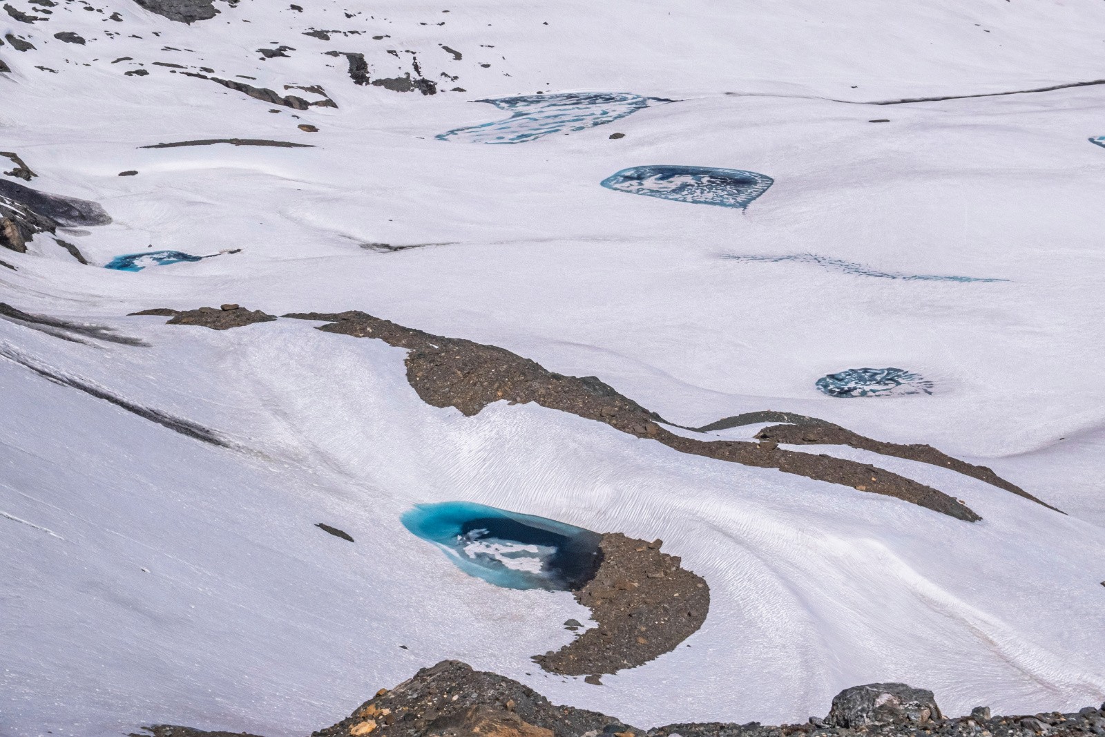 Les Lacs créés par le retrait du glacier des Fours