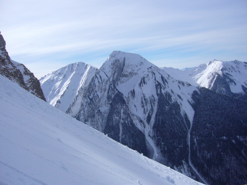 Mont de la Coche : Le Pécloz avec sa "Grande Faille" et sa voie "Déprofundis"