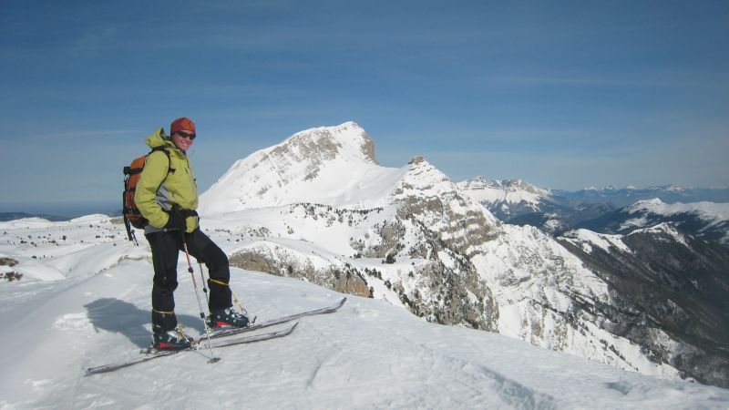 Summit et belle vue : Zigual, élue skieuse luge à foin de l'année ! ;-)