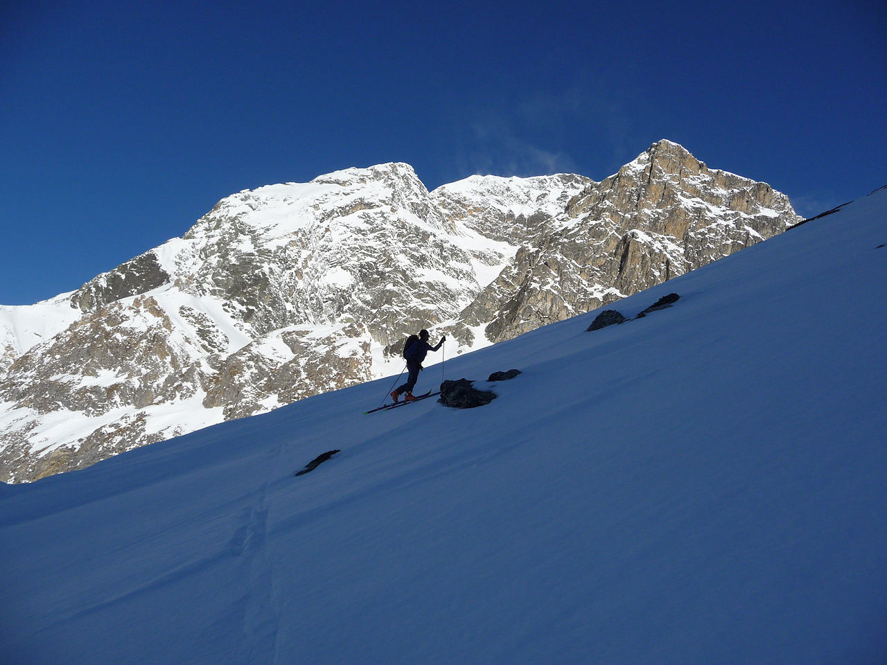 Devant la Pointe du Creux Noir : Montée au chalet des gardes