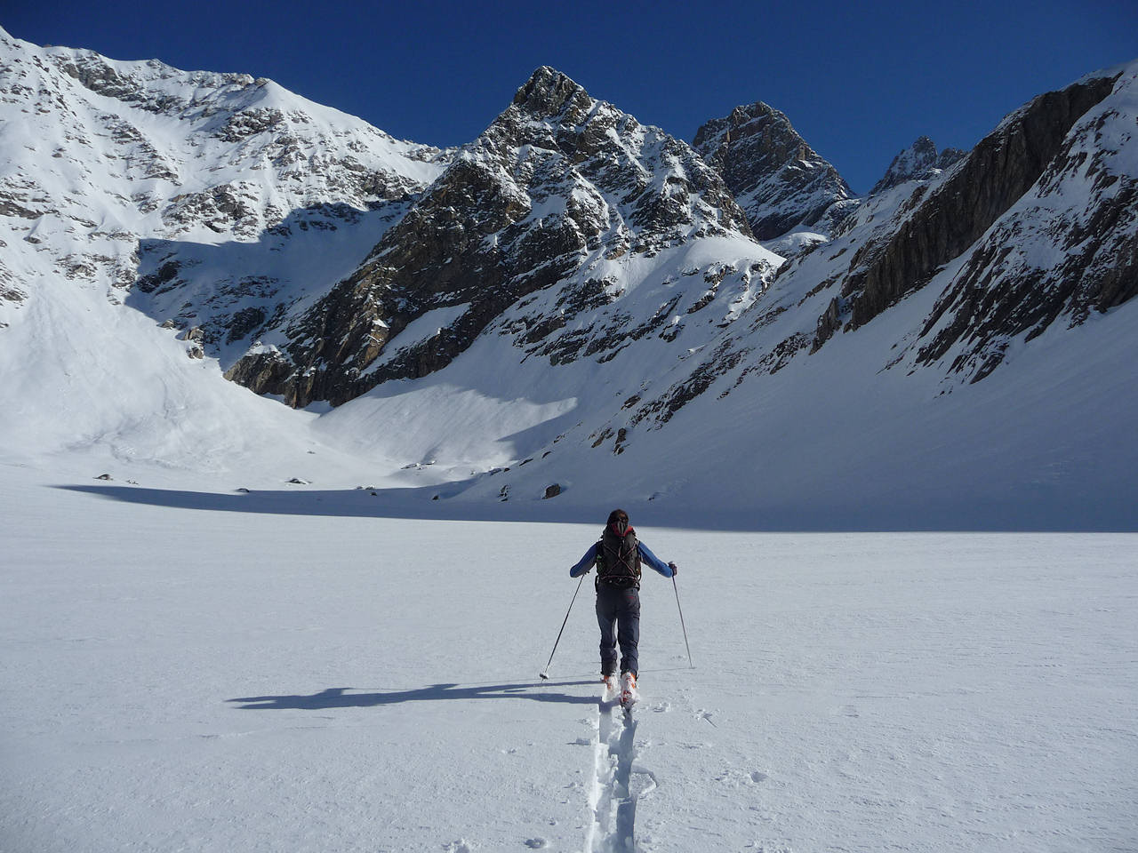 Paul à la trace : Dans la traversé du lac, en direction de la Séchette.