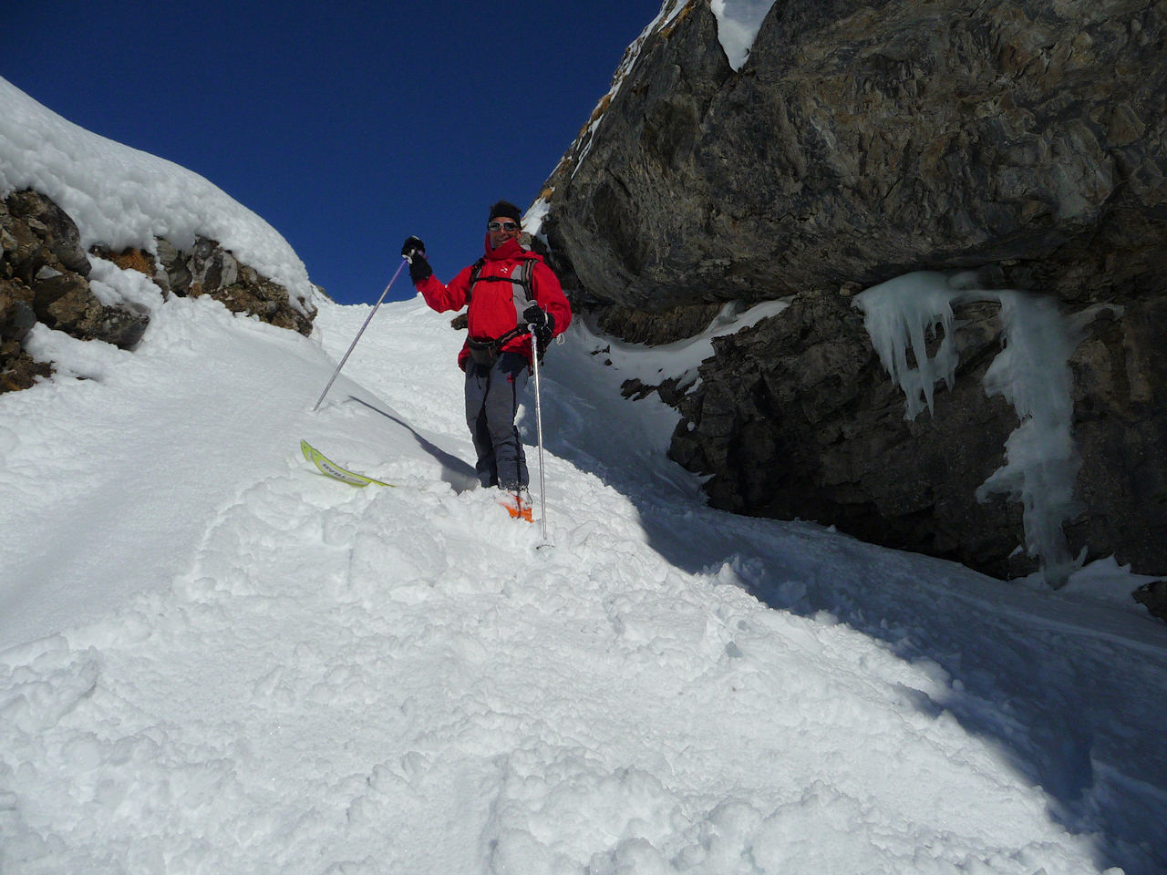 Paul a le sourire : Entrée dans le goulet du Nant de la Crépéna