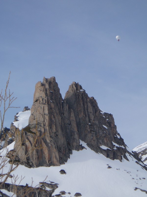 Montgolfière : Au-dessus des Aiguilles d'Amitges