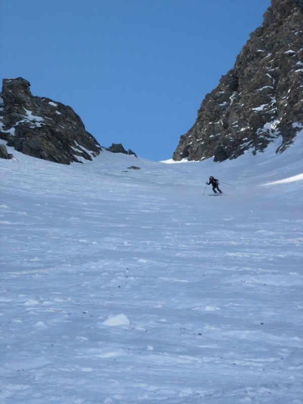 Vue d'ensemble : Carole dans le couloir