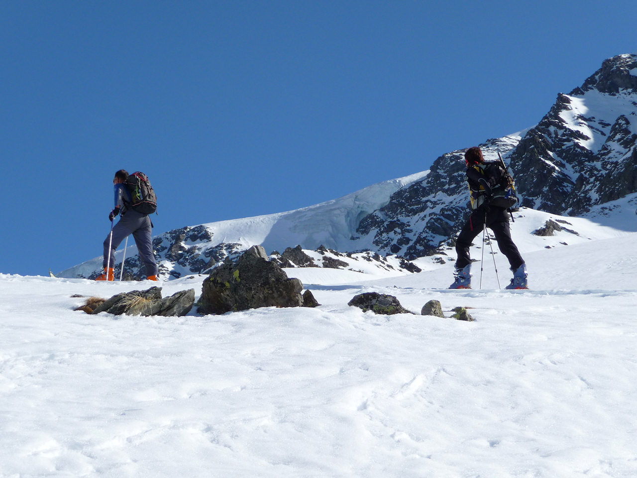 Impressionnants séracs : Nous abordons l'arête du Vallonnet