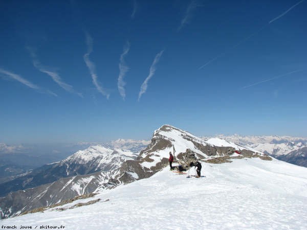 Perspectives : Perspectives sur les sommets de la blanche: Roche Close, Dormillouse. Au dernier plan le Vieux Chaillol dans le 05
