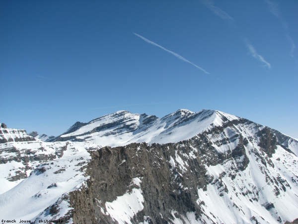 L'estrop : Vue sur l'Estrop (2961 m)