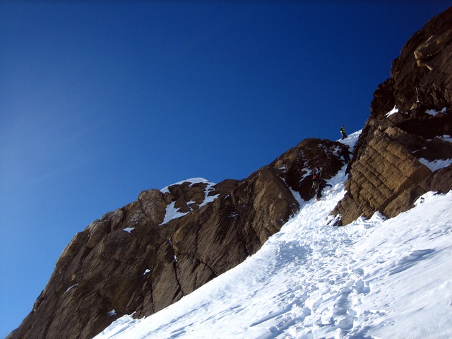 #9 Passage de la barre rocheuse : Plutôt aisé en ce moment, juste un ressaut de 2m en glace Passage de la barre rocheuse : Plutôt aisé en ce moment, juste un ressaut de 2m en glace