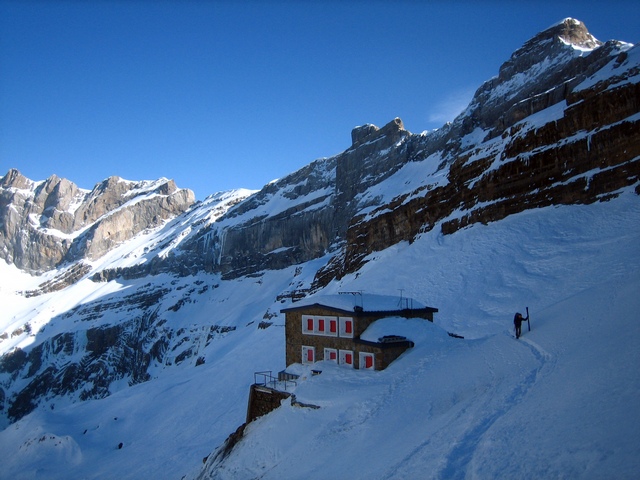 #19 Refuge des Sarradets : C Refuge des Sarradets : C'est complet de chez complet ! Donc on redescend dans la vallée :-(