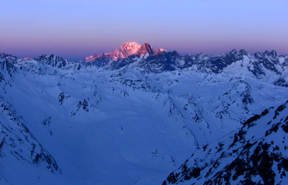Jour 3 - Cabane Valsorey : Lever de soleil sur le Mt Blanc