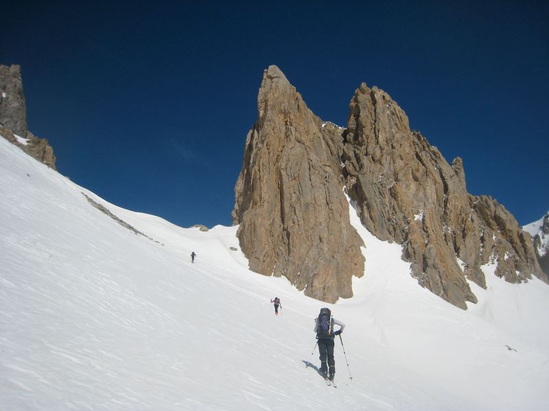 J4 : Col de la Portiolette : Beau pilier pour les grimpeurs