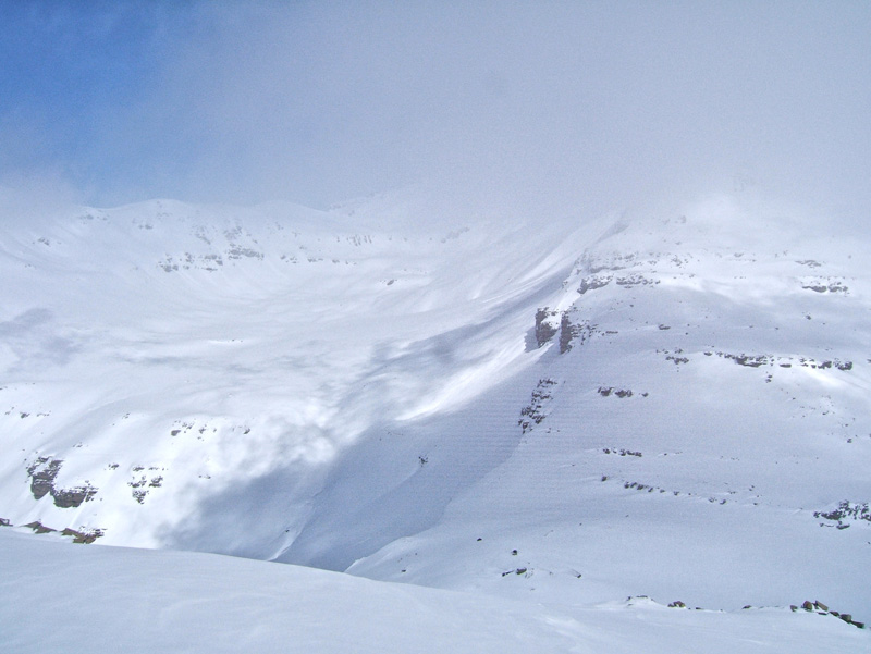 Tête Ronde de l'Escuzier : Col de la Moutière et Vallon de Restefond.