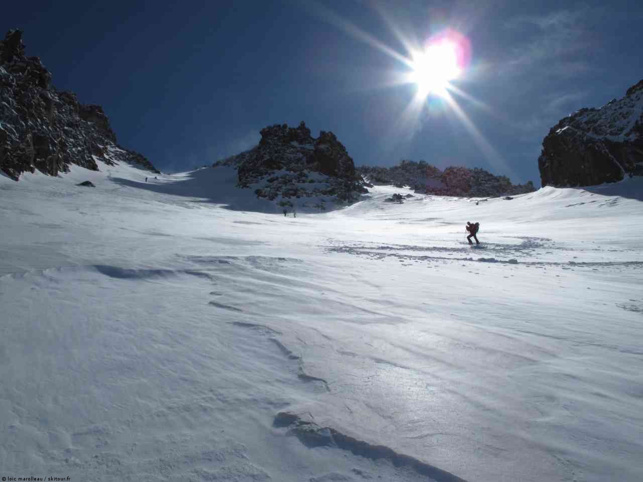 Mont Hasan : Le couloir de descente en excellente neige (un poil soufflé en bas)