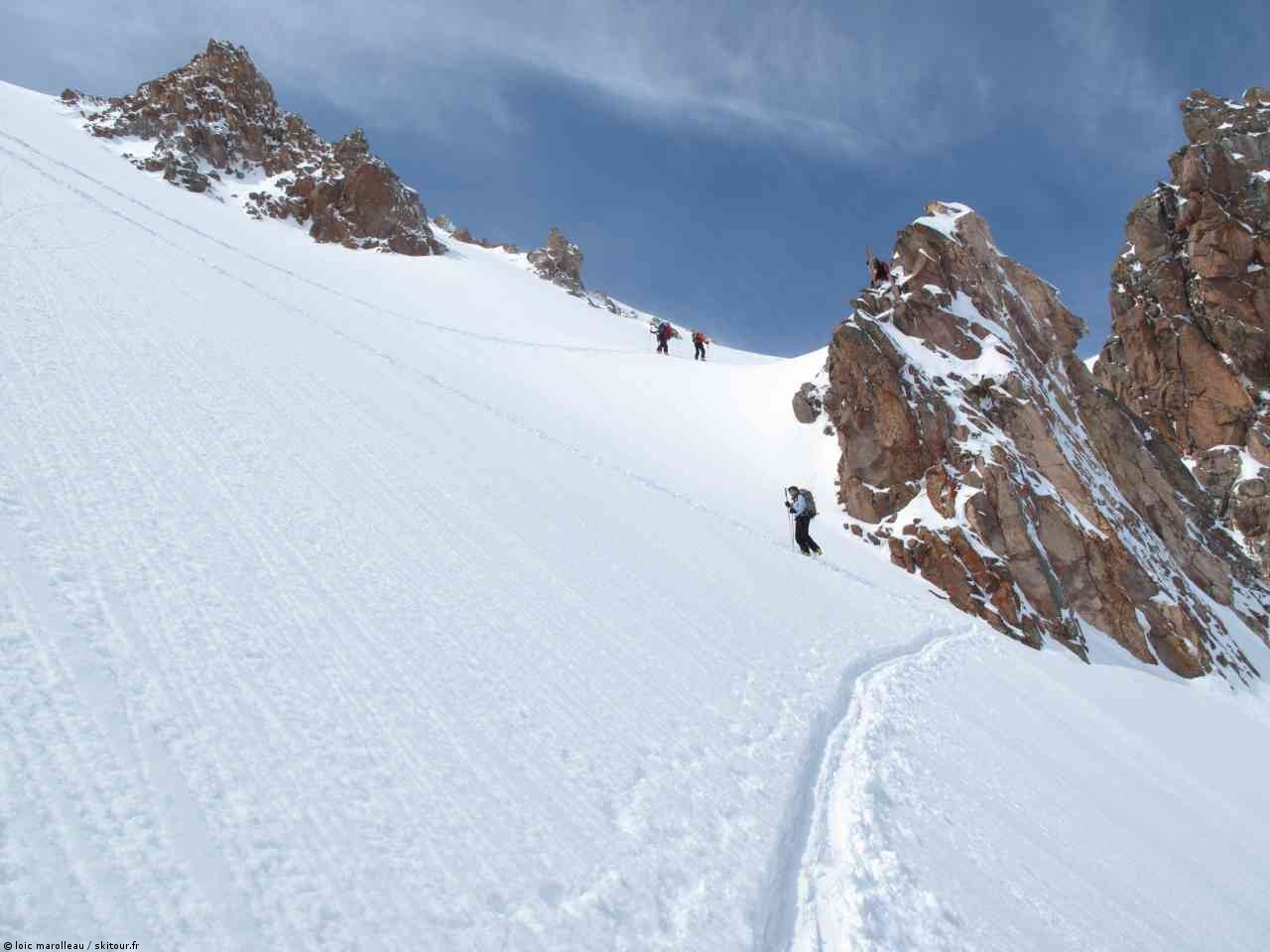 Mont Hasan : On arrive à l'épaule que l'on rejoindra pour traverser (rejondre le couloir nord) à la descente