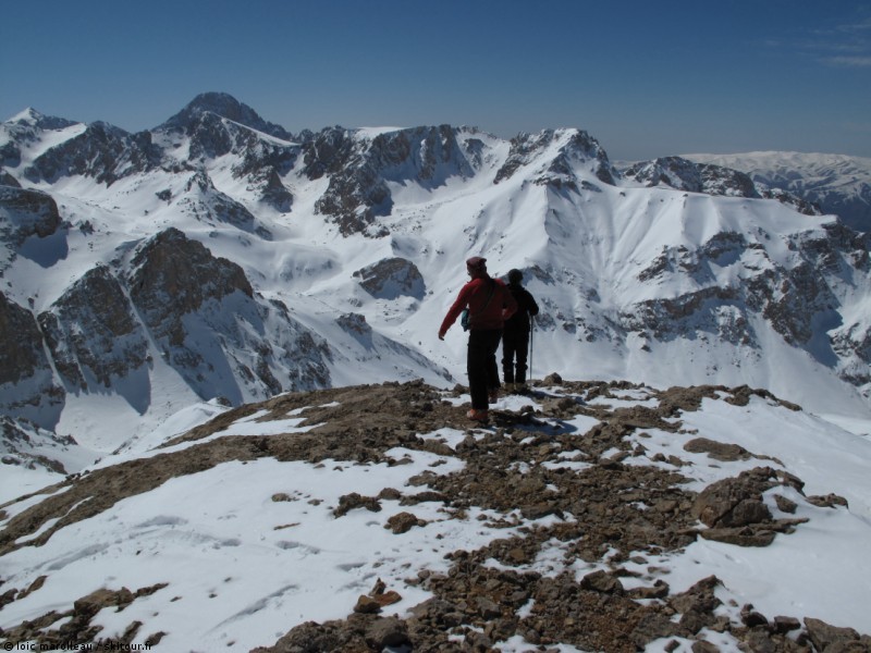 Sommet un peu dégarni : Sur le sommet