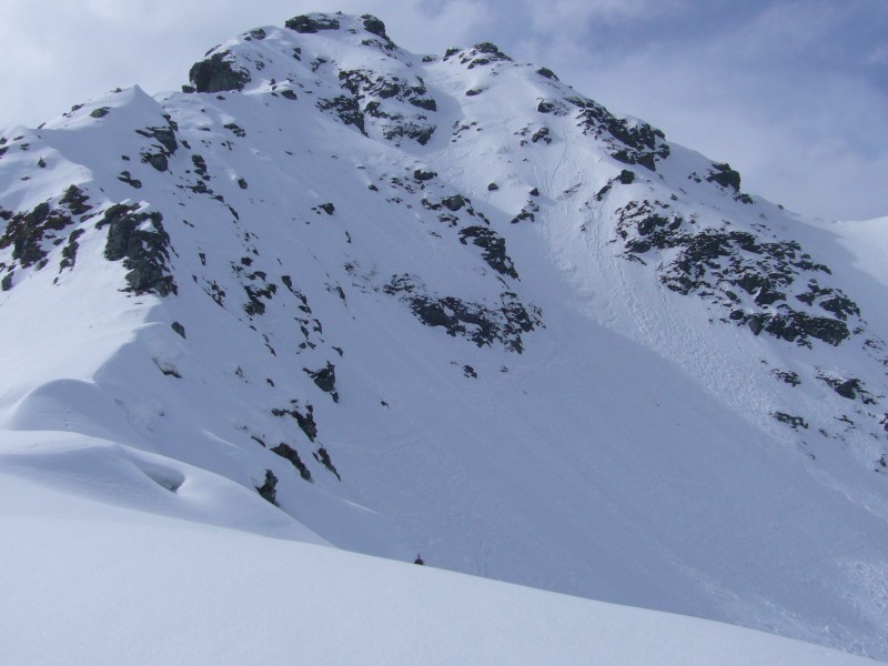 Pic de Barlet : La descente des 100 premiers m de la NNW, bon ski...