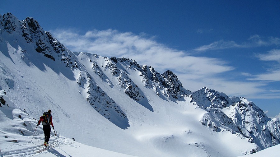 Col de la Mine de Fer : Rocher de l'Homme bien enneigé