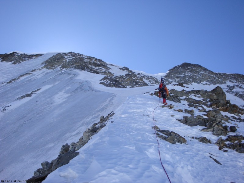 dans la partie supérieure : c'est un peu long, et le sac un peu lourd