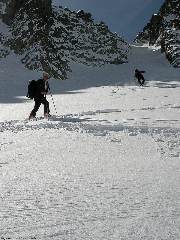 #9 Base du couloir : Serge suit... bientôt les choses sérieuses Base du couloir : Serge suit... bientôt les choses sérieuses