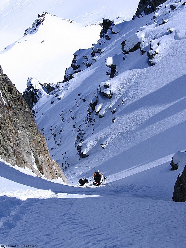 #18 Le coude de la banane : Ca ne se bouscule pas pour faire les premiers virages en bas!!!! Le coude de la banane : Ca ne se bouscule pas pour faire les premiers virages en bas!!!!