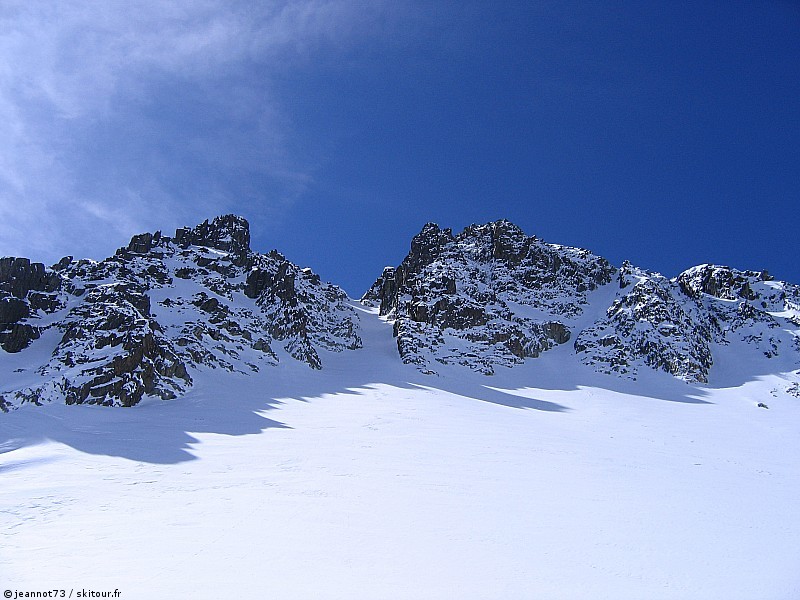 #7 Pointe du Villonnet : Couloir en banane. La poudre nous attend Pointe du Villonnet : Couloir en banane. La poudre nous attend