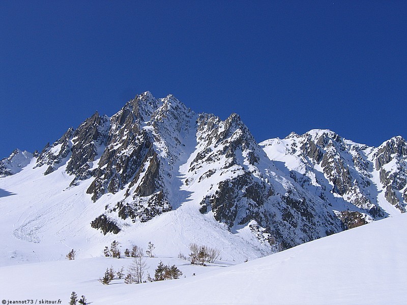 #3 Rochers de Vallorin : Les rochers de vallorin et le couloir du Natey Rochers de Vallorin : Les rochers de vallorin et le couloir du Natey