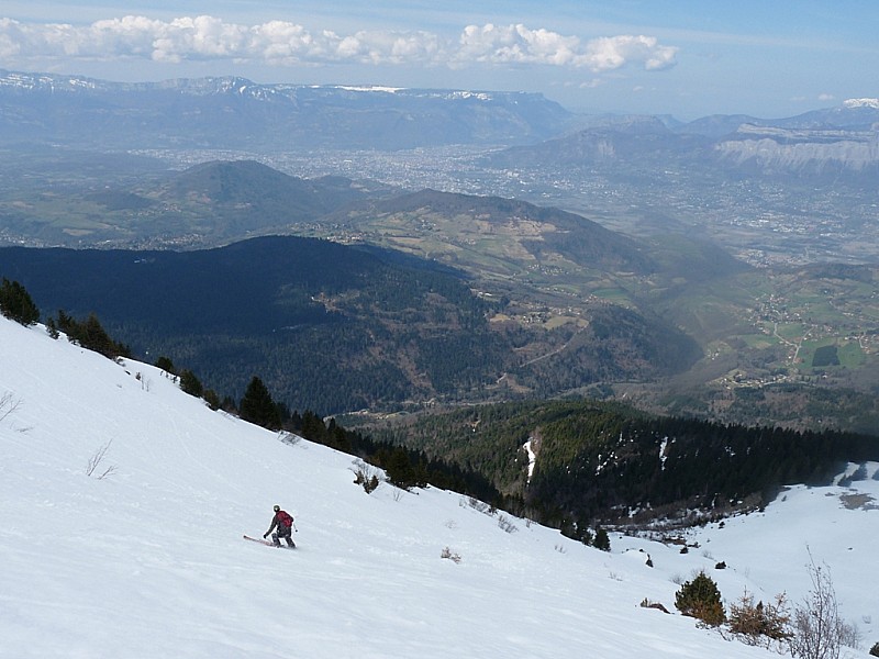 Ski face à Grenoble : Travailler c'est trop dur et skier c'est trop bon
Dédicace aux grenoblois qui bossent