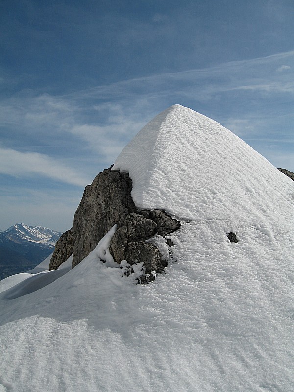 La pyramide : A plus grande échelle ça pourrait être sympa à skier :)