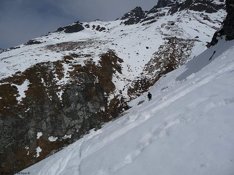 Pte de Vouasson : Evitement du goulet par le haut. Grosses plaques parties dans les versants W