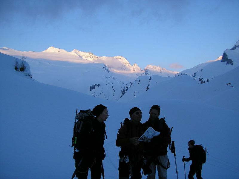 Départ pour Cima di Lago : J3: Au fond, le Basodino