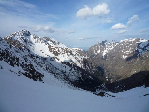 Valsenestre : Le vallon de Valsnestre a gardé pas mal de neige.