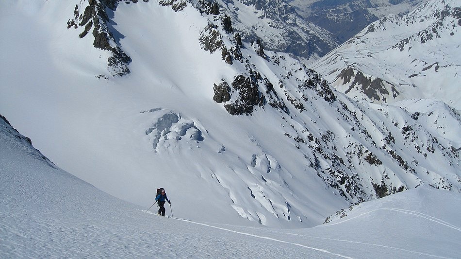 Remontée : au-dessus du glacier tourmenté du Casset