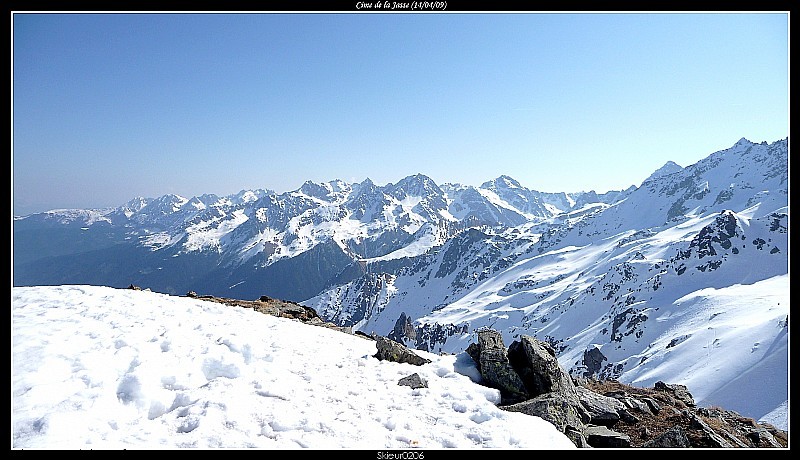 Depuis le sommet : Vue sur Belledonne Nord.