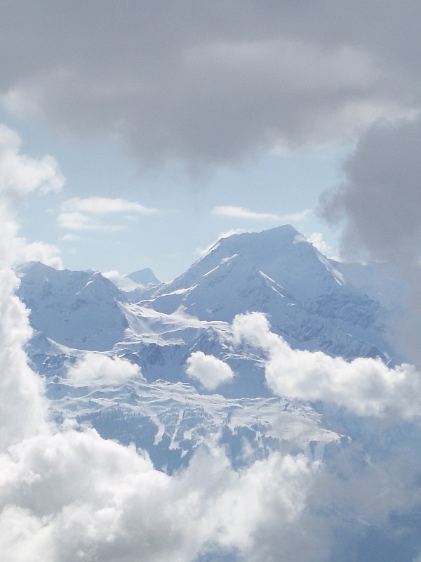 Pourri : Fenêtre nuageuse autour du mont Pourri
