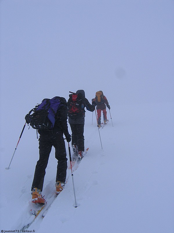 Ca monte : Tout le monde derrière Sandrine