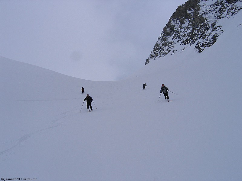 Départ en ligne : Descente sous les crêtes de la Vallette