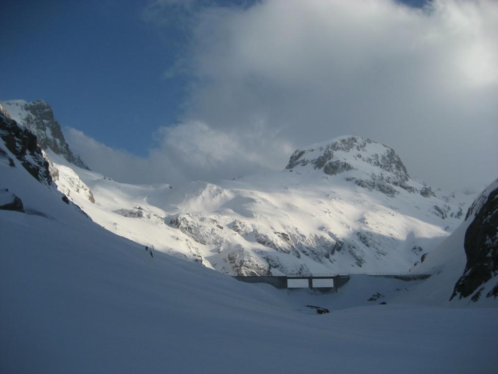 Sous le Lac de la Fous : Belle ambiance hivernale, en ce Lundi de Pâques.
