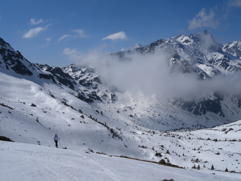 Col de l'Aigleton : Vue sur l'itinéraire et l'enneigement au Pas de la Coche