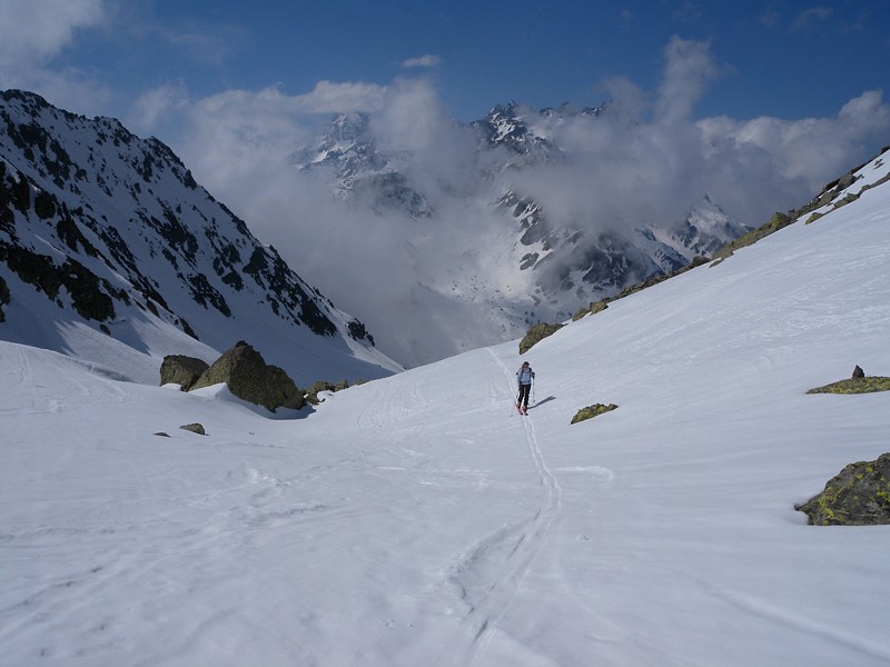 Col de l'Aigleton : Arrivée dans le vallon suspendu.