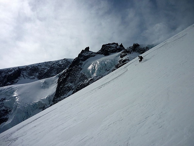 mont Gioberney : Bonne descente dans la poudre.