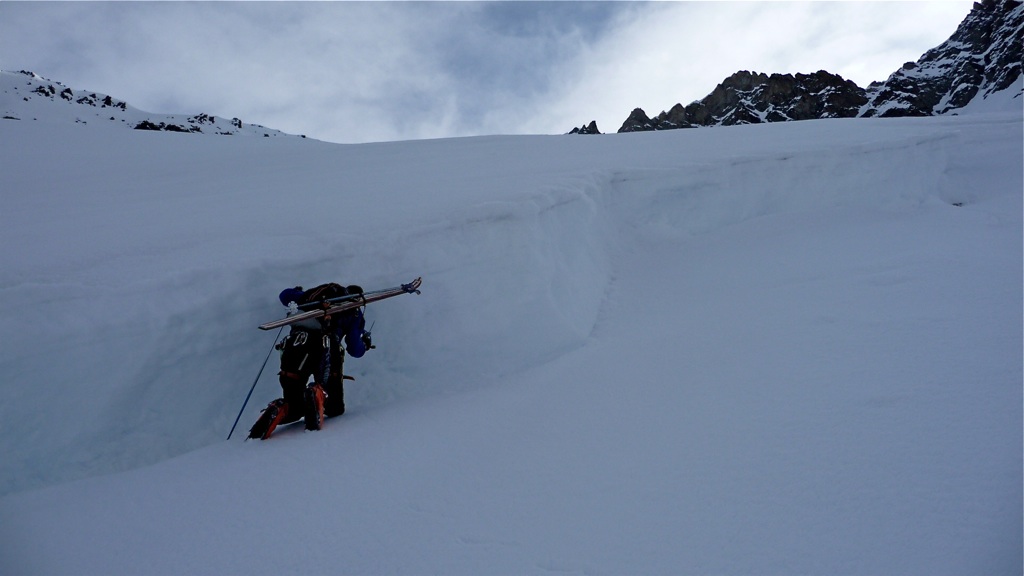 Plaque vers 2600 : Impressionnante rupture, jusqu'au sol