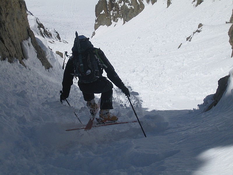 Flambeau des Ecrins : début en poudre tassée ( apres déblaiement de la couche de croute par la DDE)