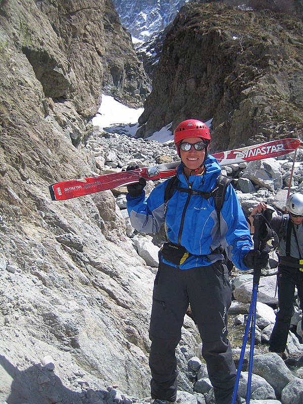 Flambeau des Ecrins : petit déchaussage intermédiaire a l'entrée du corridor