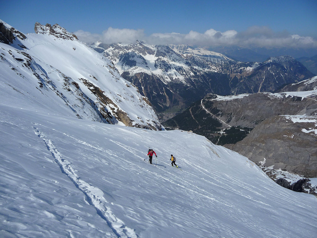 Glacier de l'Arcelin : La pente s'adoucit, la vue s'élargit.