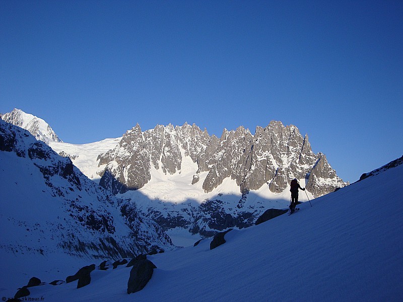 vue sur les aiguilles de cham : au petit matin