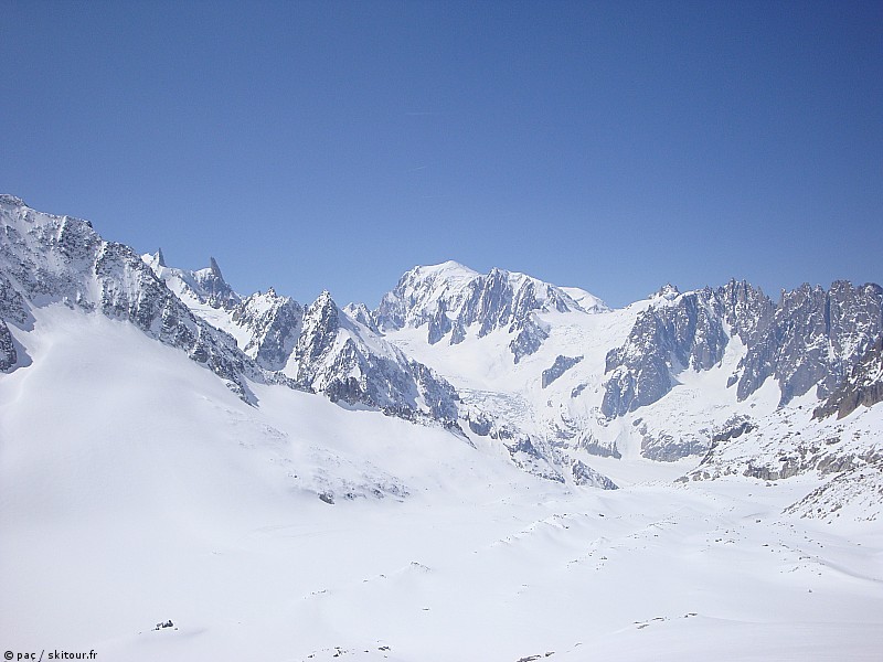 dernière vue des sommets : c'est bien enneigé partout