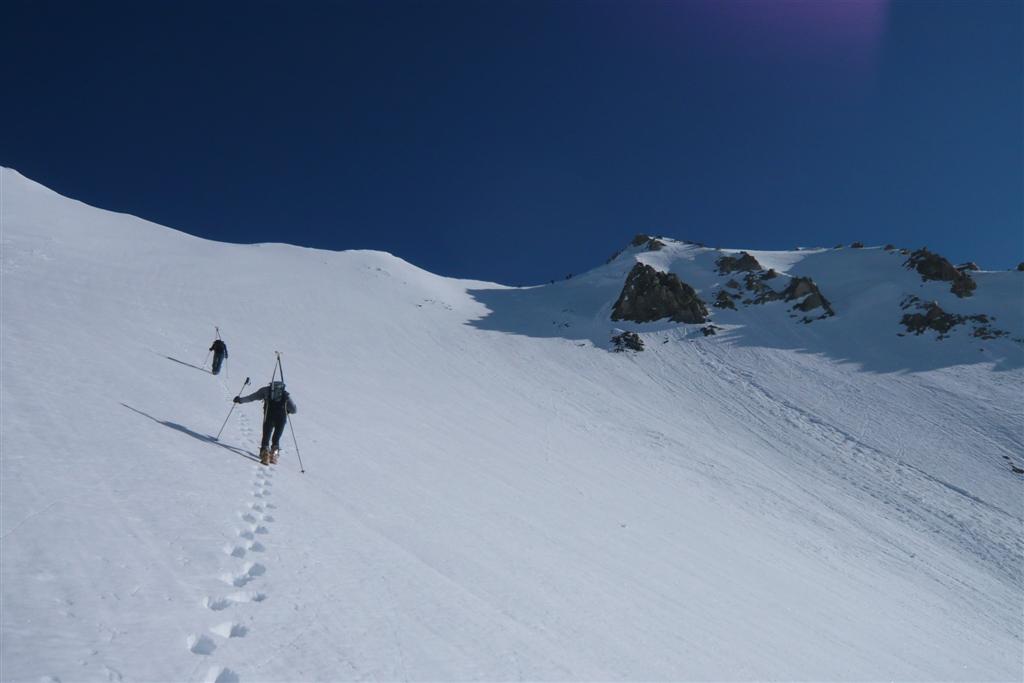 Vue sur le sommet : Encore 200m ski sur le dos...