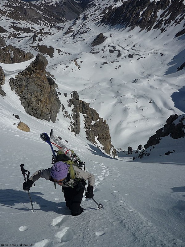#2 Roche nue : Marion en fini avec le couloir. Roche nue : Marion en fini avec le couloir.