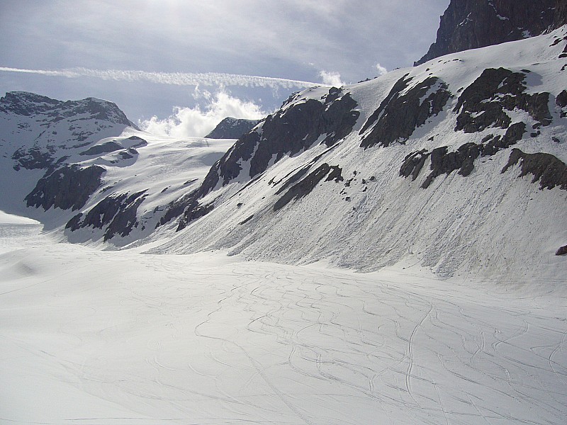 06.07Rouies : Belles traces de descente